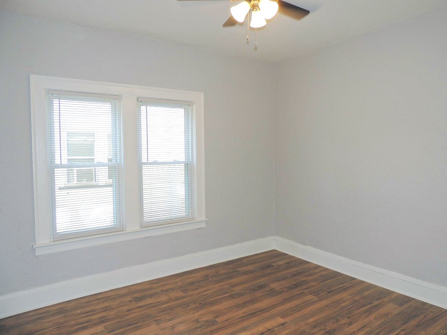 3 Bed – 1 Bath First-Floor Unit for Rent in Shaker Heights! Image