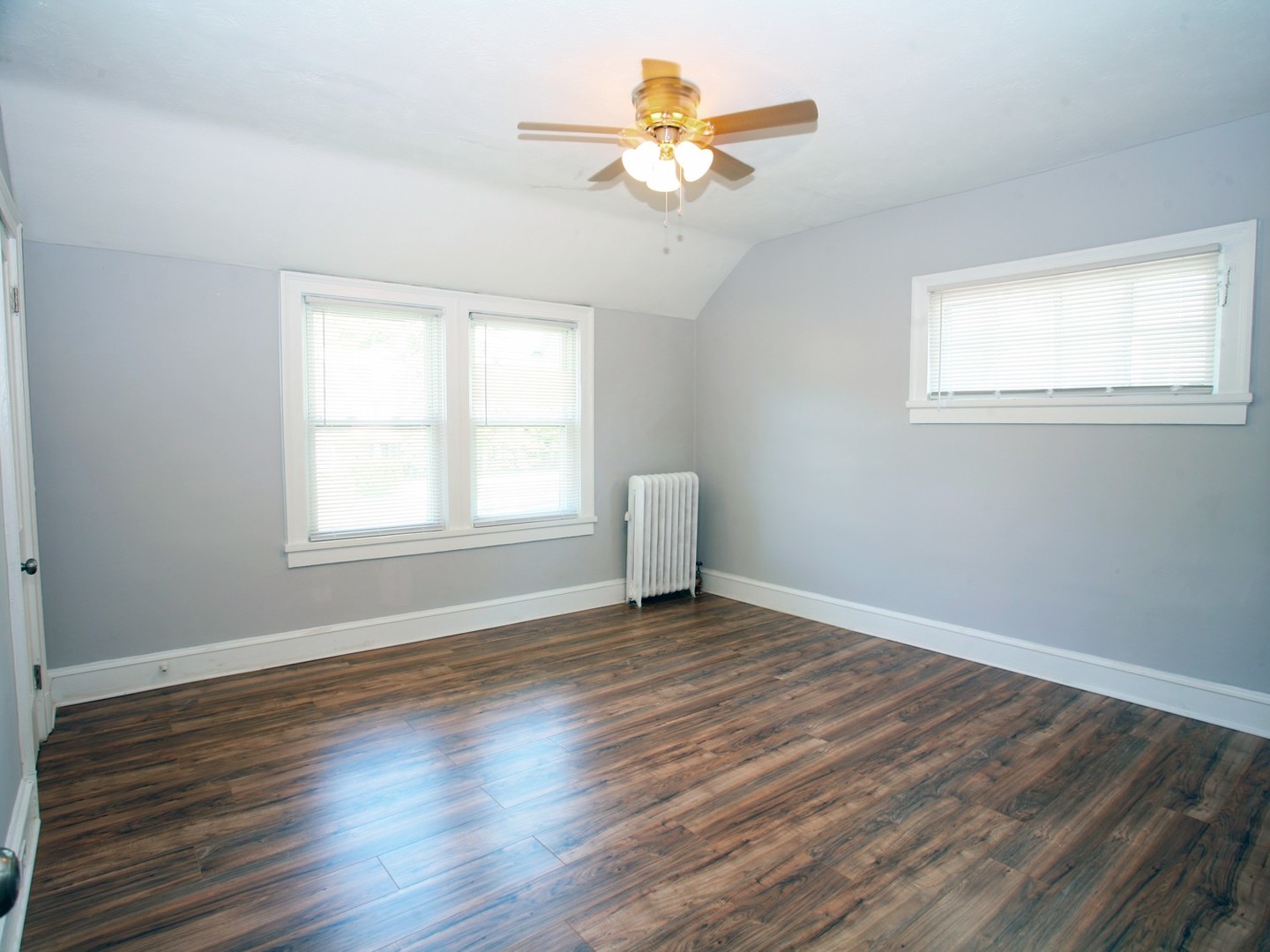 3 Renovated Story 4 Bed – 2.5 Bath Colonial available for Rent Image