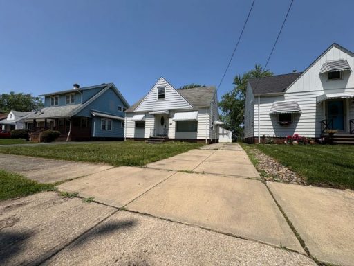 Completely Renovated 3 Bed – 2 Full Bath Cape Cod for Rent!