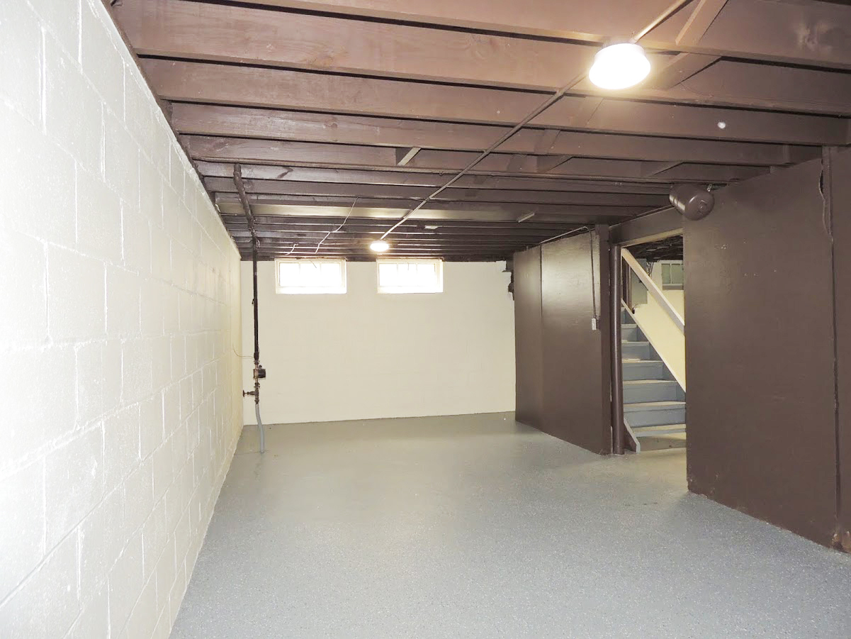 3 Bed – 1 Bath Cape Cod for Rent! Image