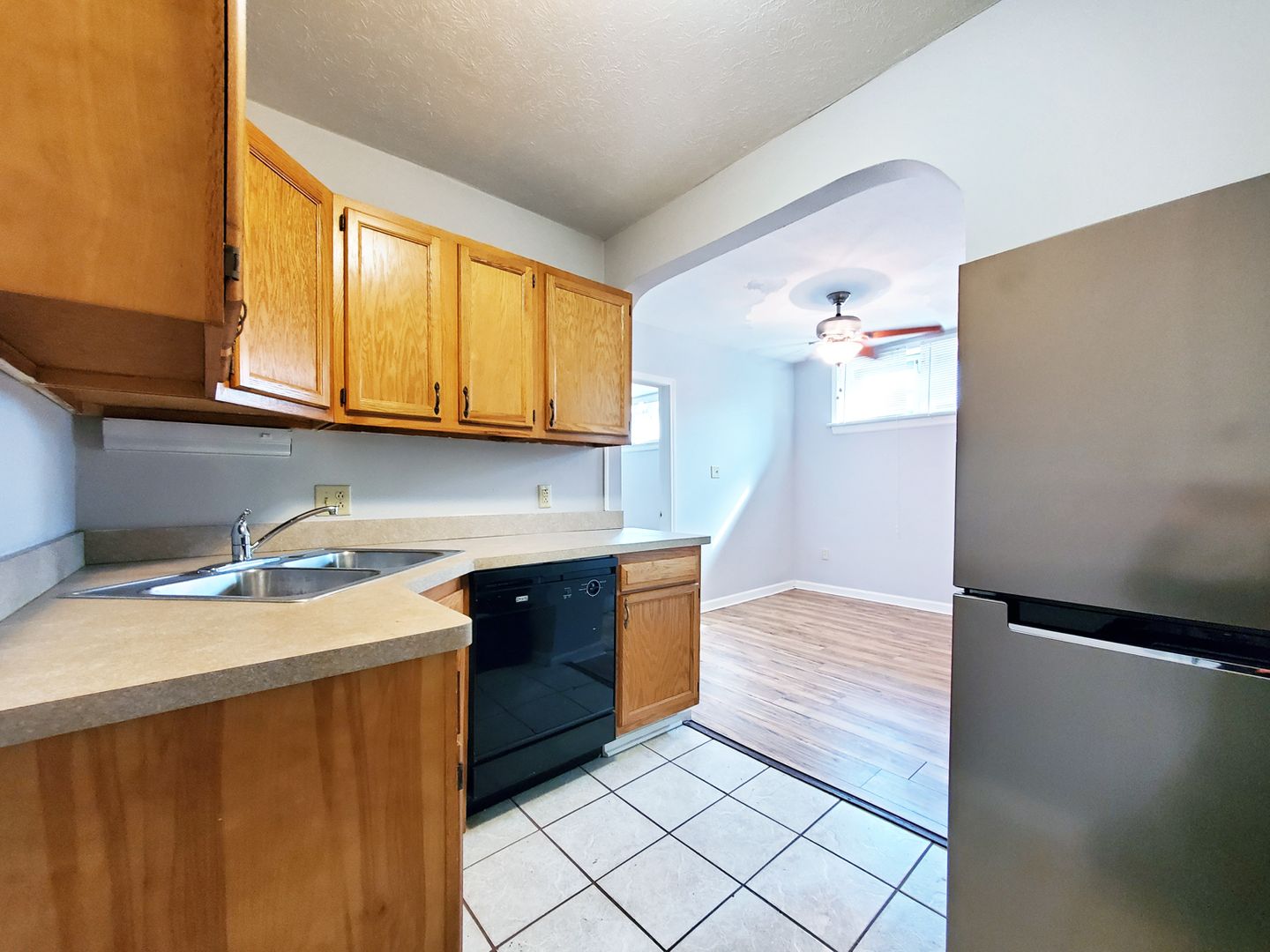 1 and 2-Bed Units for Rent – Prime Cleveland Heights Location! Image