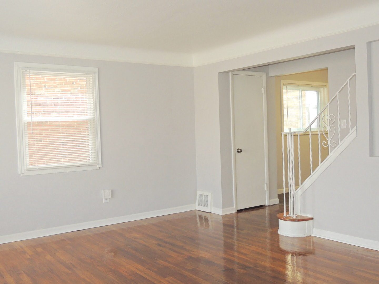 2 Bed – 1 Bath Duplex Unit for Rent in Euclid! Image