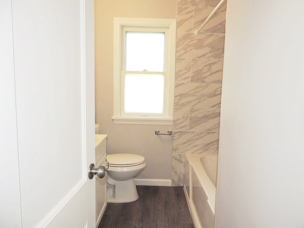 3 Bed – 1 Bath Cape Cod for Rent! Image