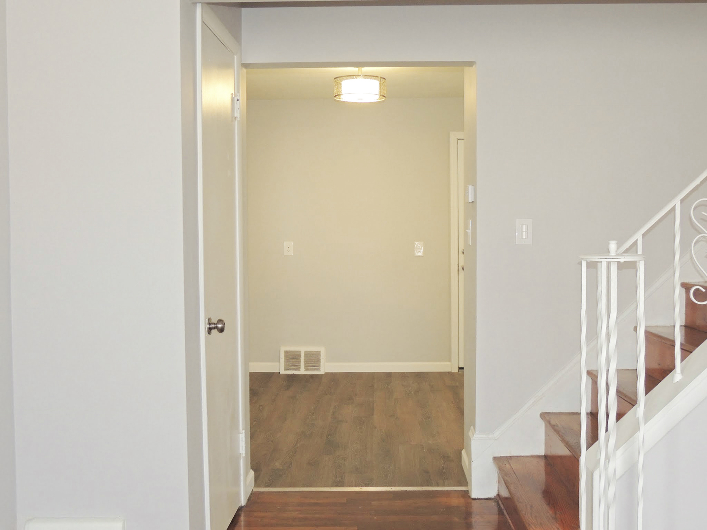 2 Bed – 1 Bath Duplex Unit for Rent in Euclid! Image