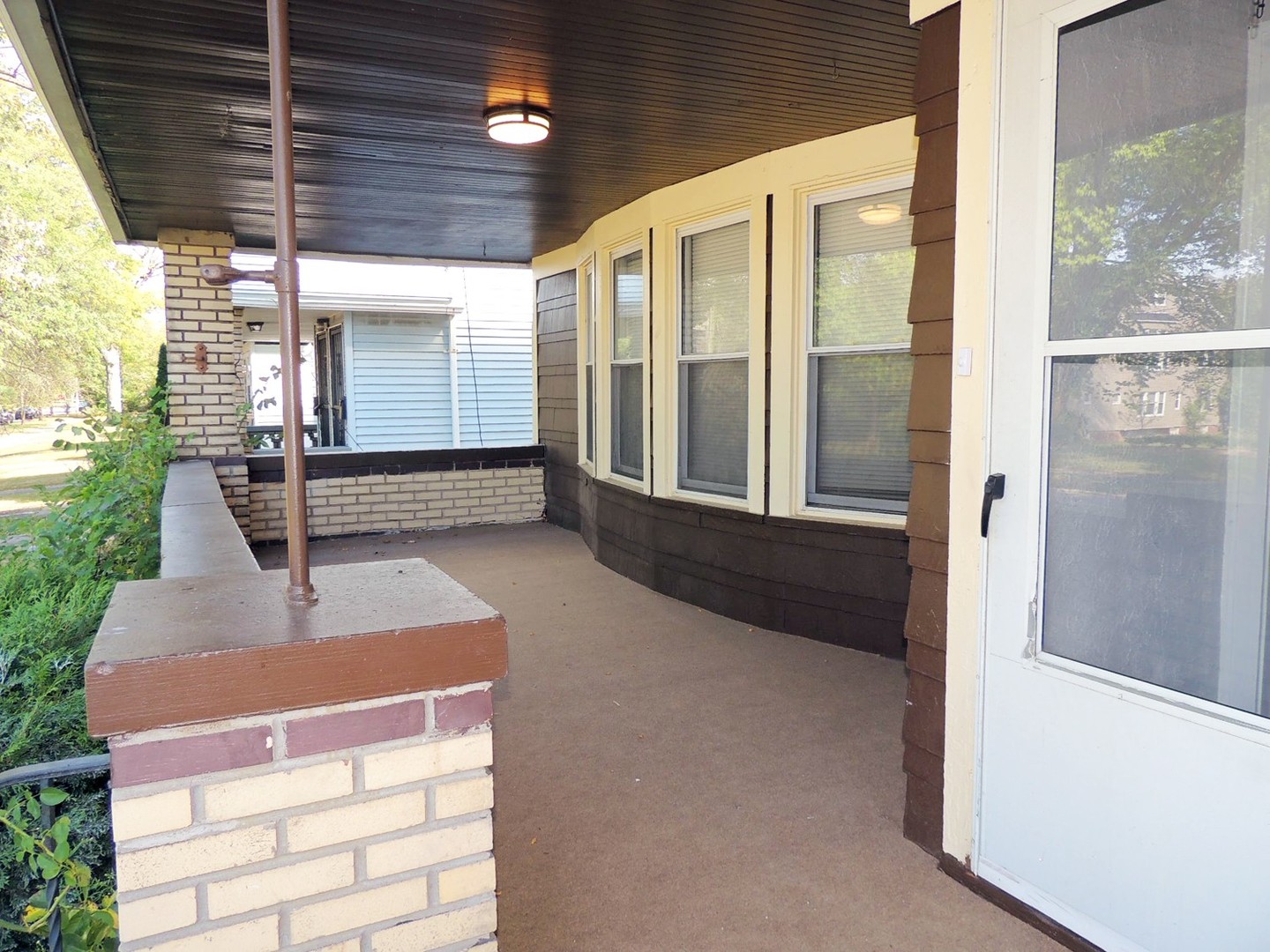 3 Bed – 1 Bath First-Floor Unit for Rent in Shaker Heights! Image