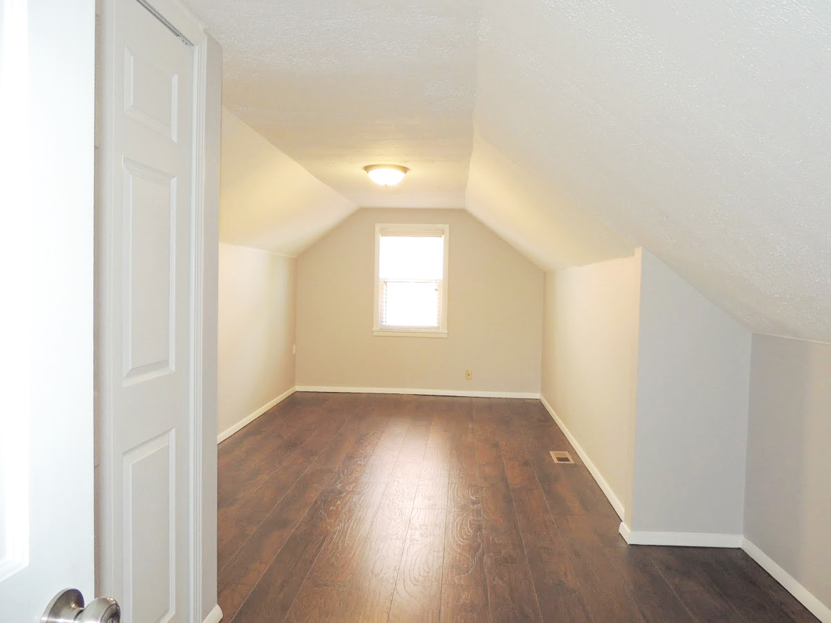 3 Bed – 1 Bath Cape Cod for Rent! Image