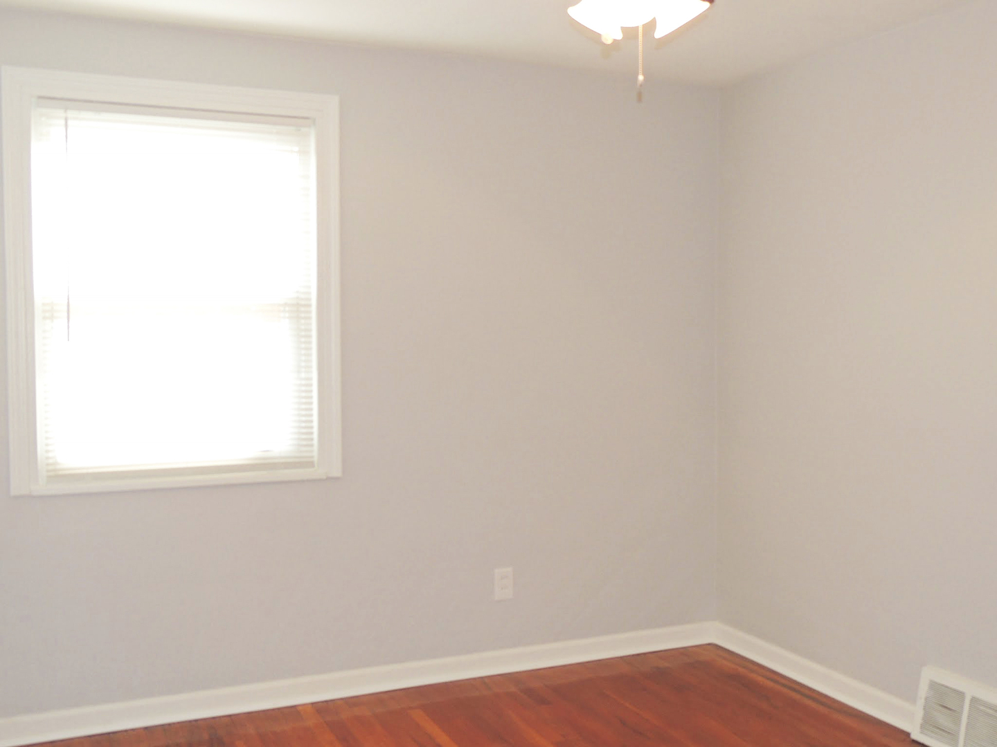 2 Bed – 1 Bath Duplex Unit for Rent in Euclid! Image