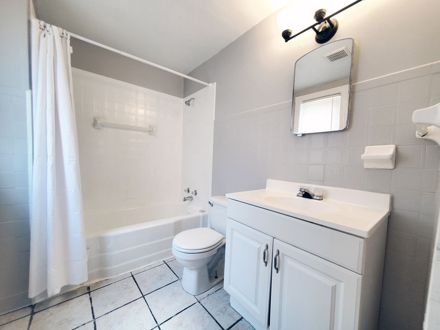 3 Bed – 2 Full Bath Cape Cod for Rent Image