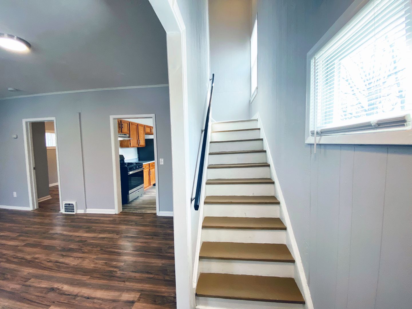 Newly Renovated 3 Bed 1 Bath House for Rent! Image