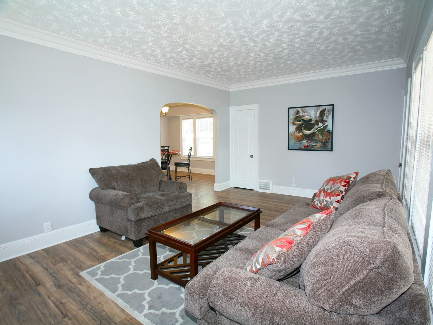 2 Bed – 1 Bath 1st Floor Unit for Rent in Shaker Heights Image