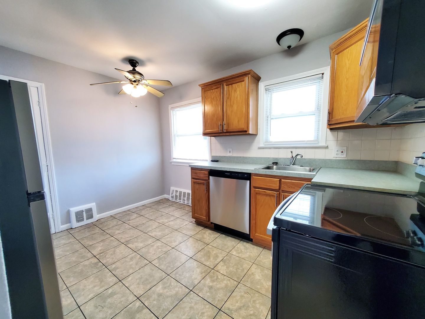 3 Bed – 2 Full Bath Cape Cod for Rent! Image