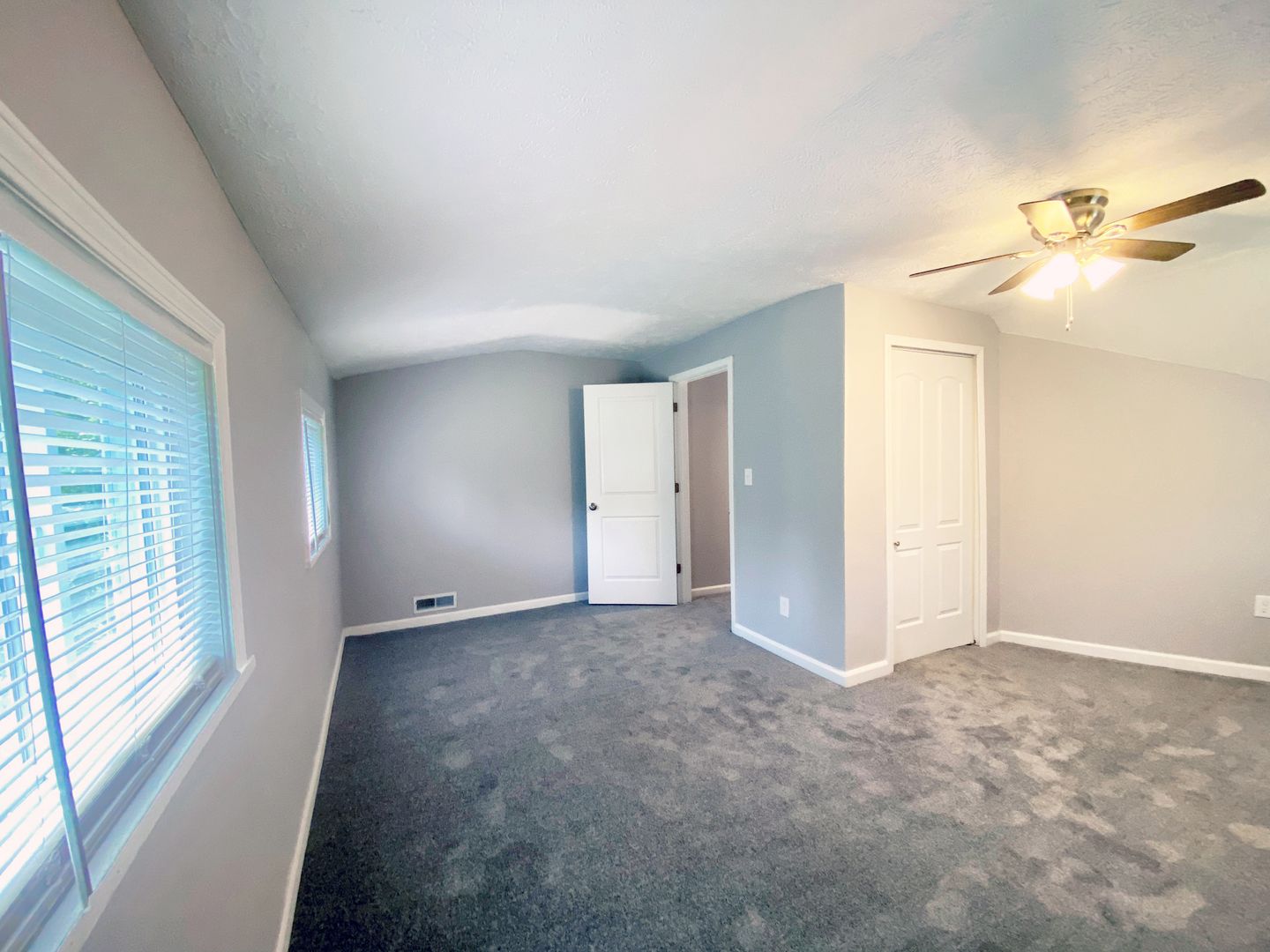 3 Bed and 1 Bath Colonial for Rent in Oakwood Villiage! Image