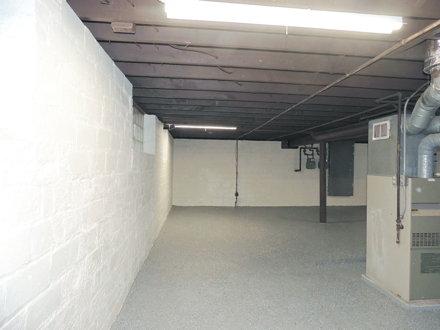 2 Bed – 1 Bath 1st Floor Unit for Rent in Shaker Heights Image
