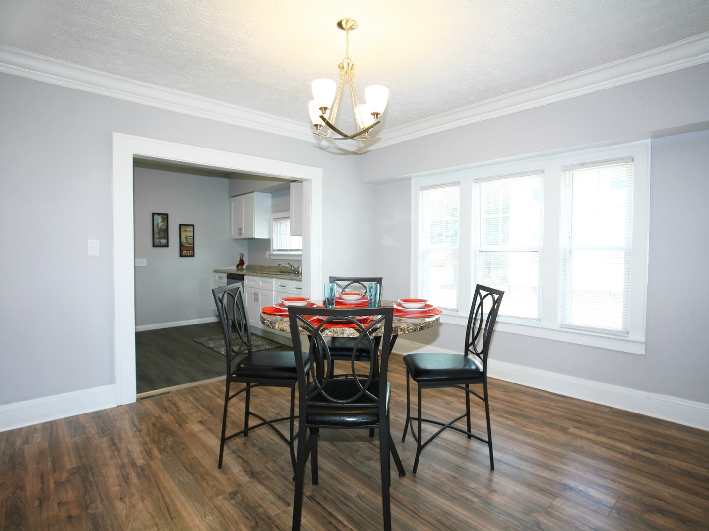 2 Bed – 1 Bath 1st Floor Unit for Rent in Shaker Heights Image