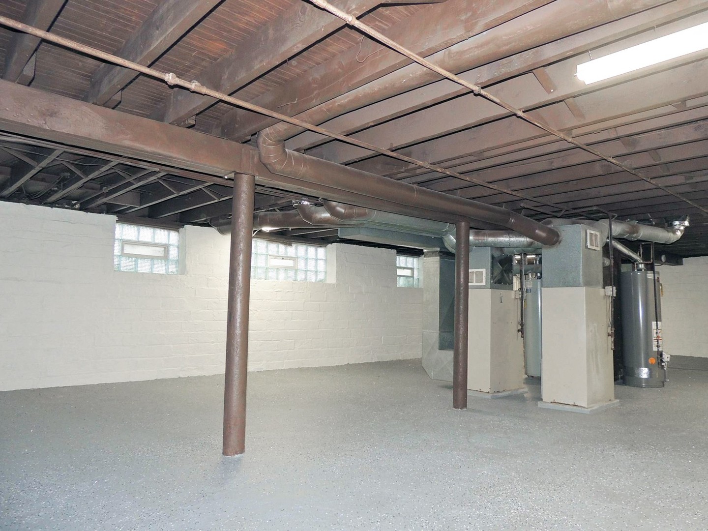 2 Bed – 1 Bath 1st Floor Unit for Rent in Shaker Heights Image