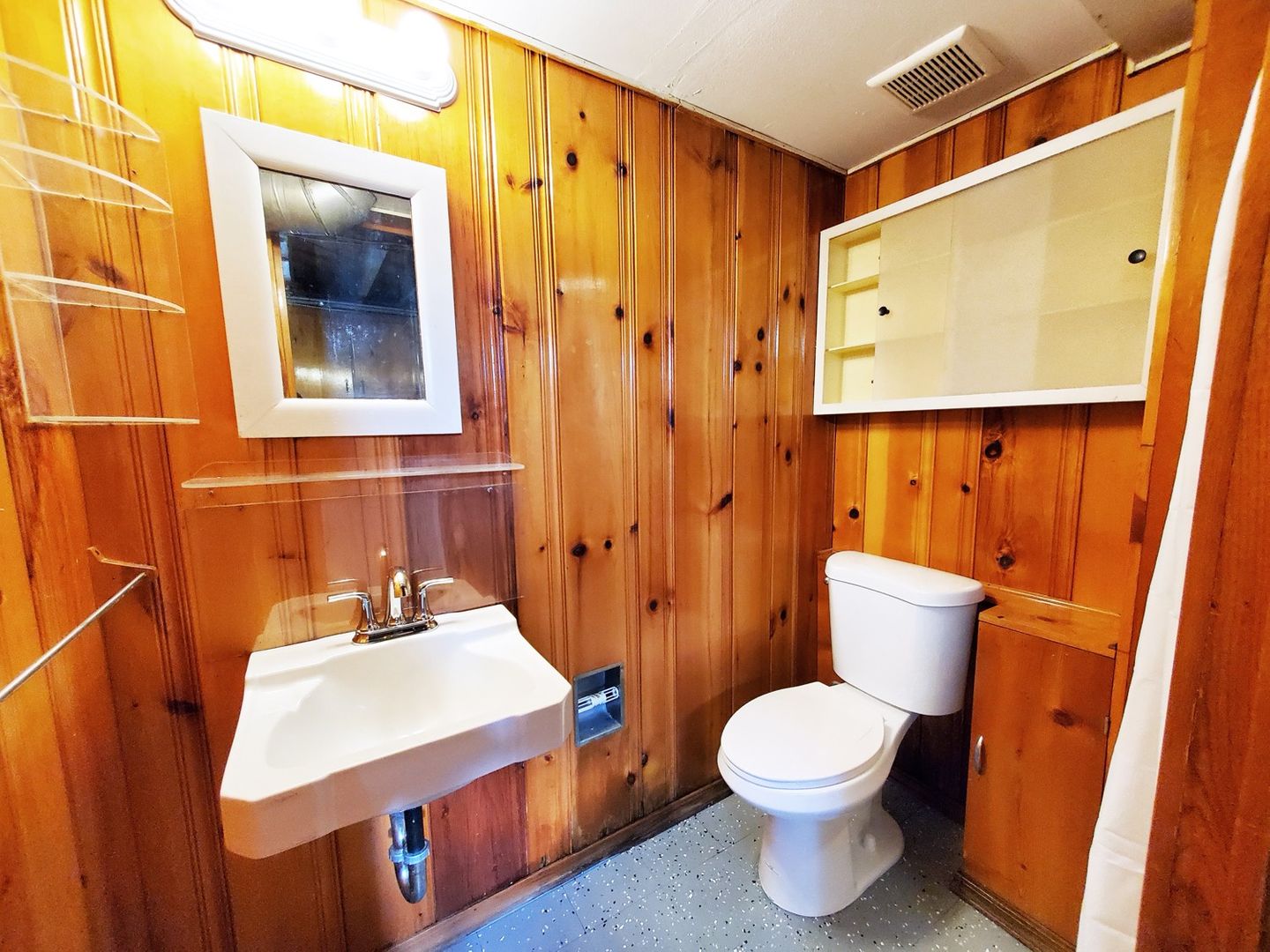 3 Bed – 2 Full Bath Cape Cod for Rent! Image