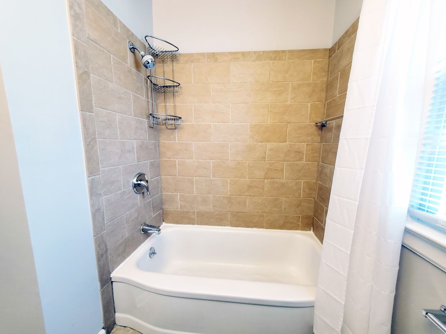 3 Bed – 2 Full Bath Cape Cod for Rent! Image