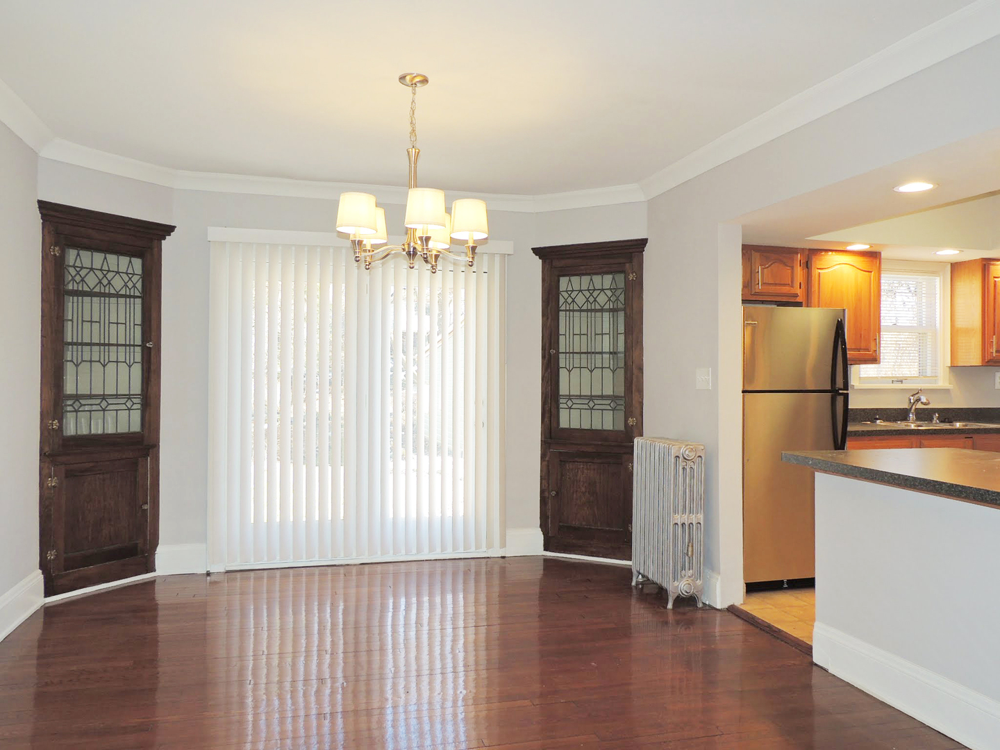 3 Bedroom & 1 Full Bathroom Colonial for Rent! Image