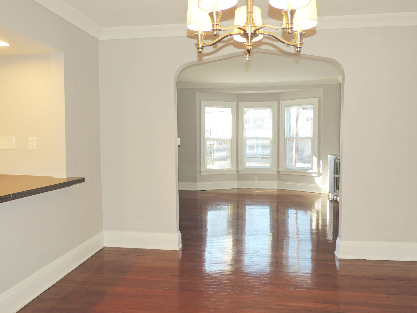 3 Bedroom & 1 Full Bathroom Colonial for Rent! Image