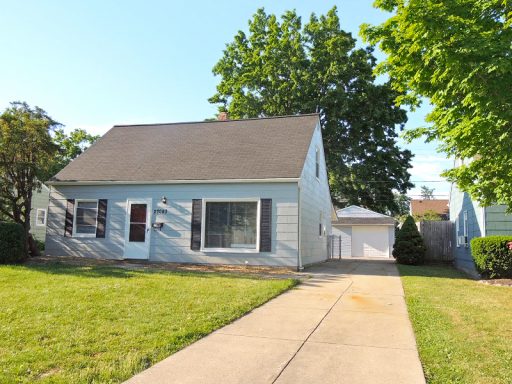 Recently & Completely Renovated 4 Bed – 2 Bath Cape Cod for Rent!