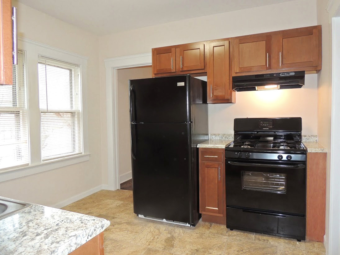 2 Bedroom – 1 Bathroom – Second Floor Unit Available | Completely Updated! Image