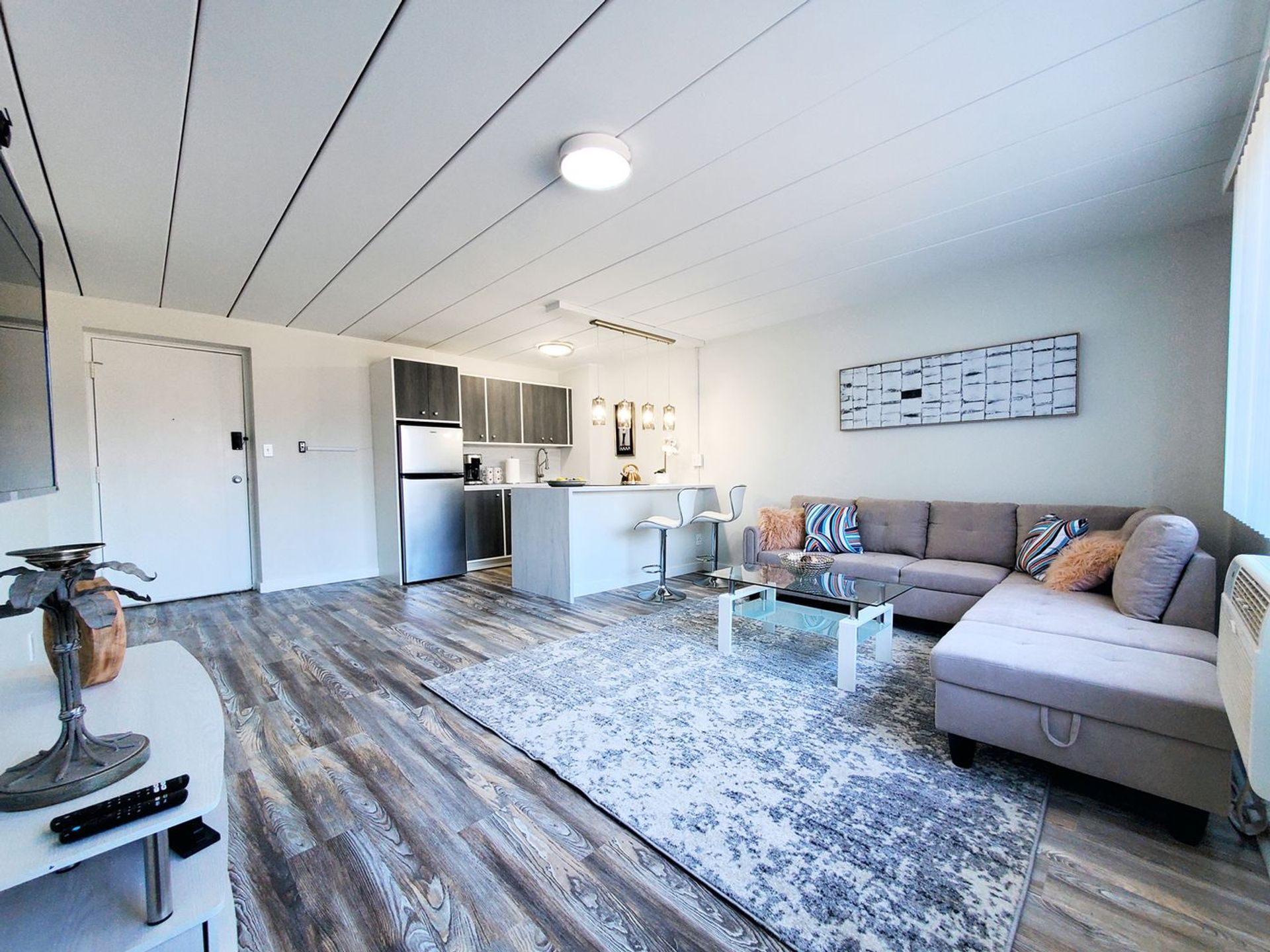 2 Bed and 1 Bath Apartments for Rent | Entirely Renovated Image