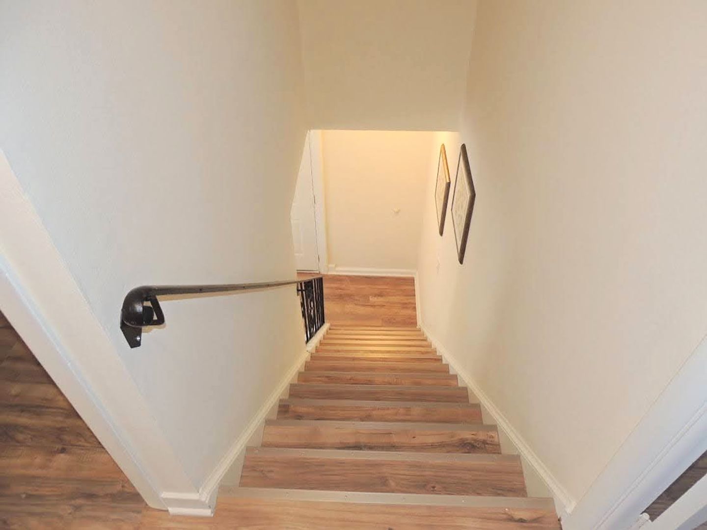 Spacious 4-Bedroom Bungalow for Rent in Euclid! Image