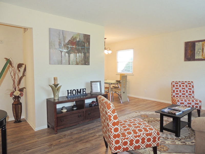 Recently & Completely Renovated 4 Bed – 2 Bath Cape Cod for Rent! Image