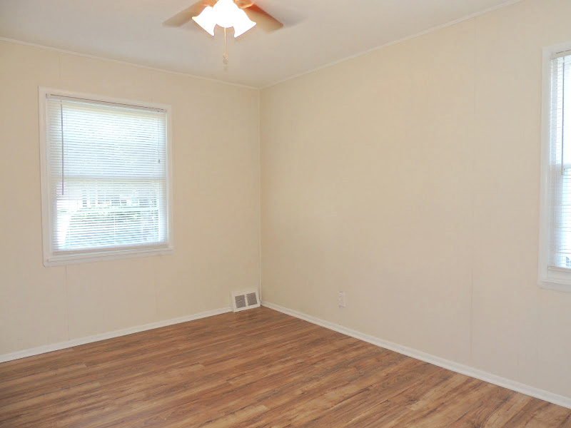 Recently & Completely Renovated 4 Bed – 2 Bath Cape Cod for Rent! Image