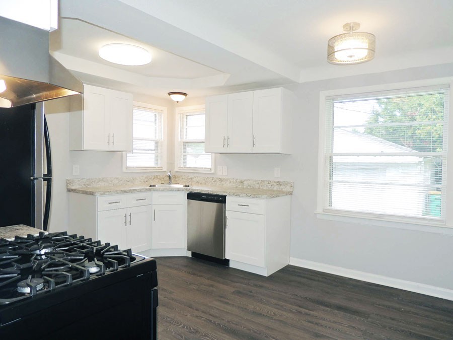 3 Bed – 1 Bath Cape Code for Rent in Maple Heights! Image