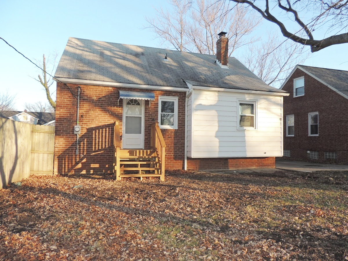 3 Bed – 1 Full Bath Cape Cod for Rent in Euclid | Unbelievably Beautiful! Image