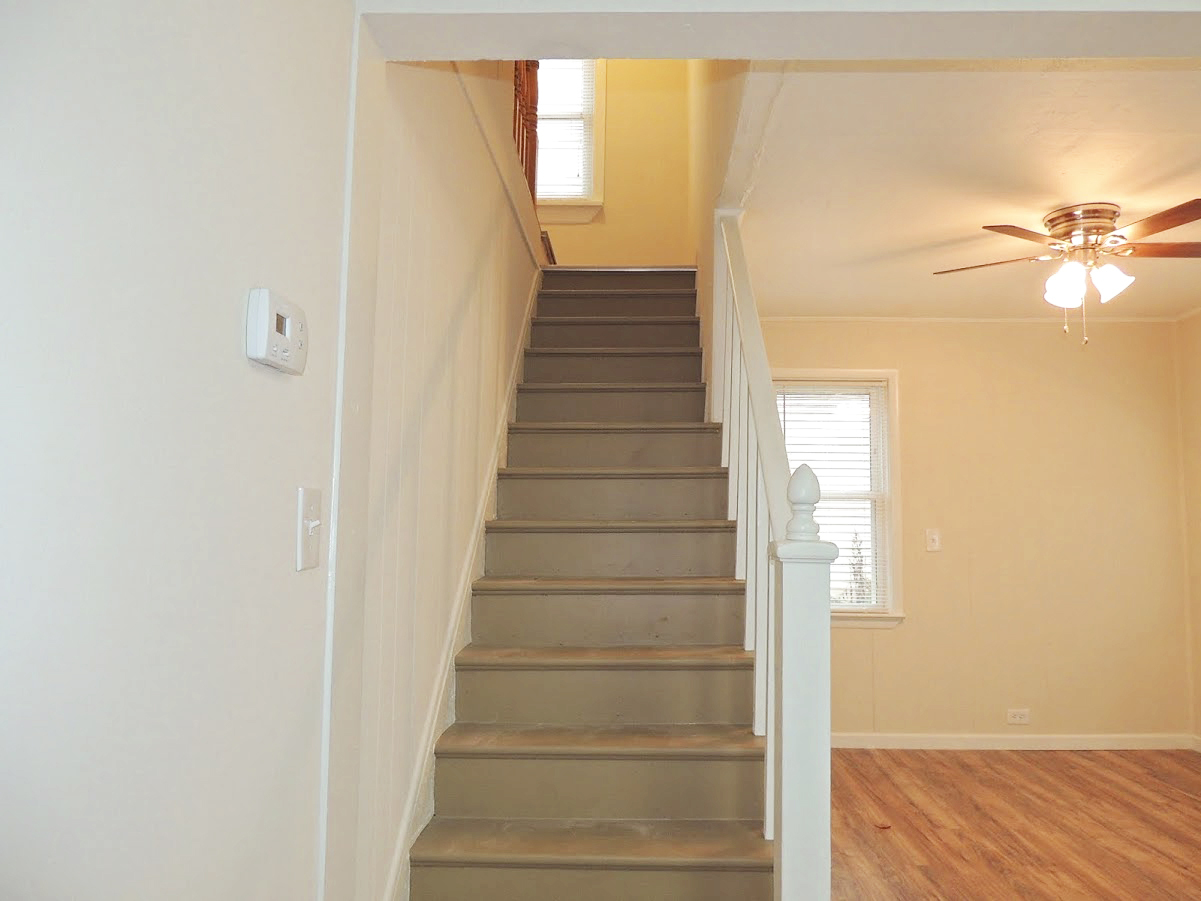 3 Bed – 1.5 Bath Bungalow for Rent in Eastlake | Enchanting! Image