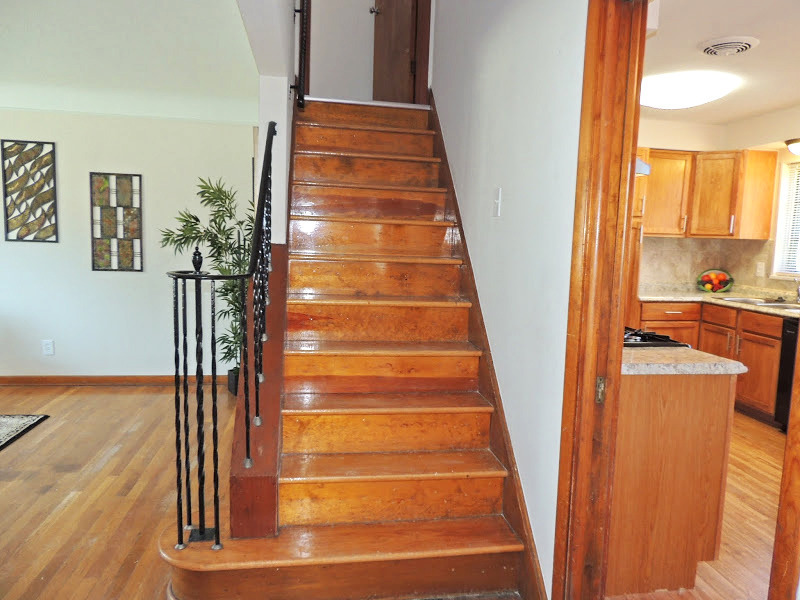 3 Bed & 2 Full Bath Cape Cod for Rent! Image