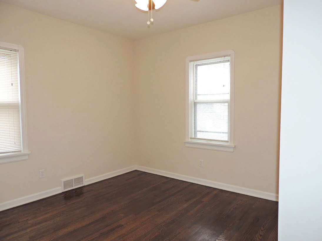 2 Bedroom – 1 Bathroom – Second Floor Unit Available | Completely Updated! Image