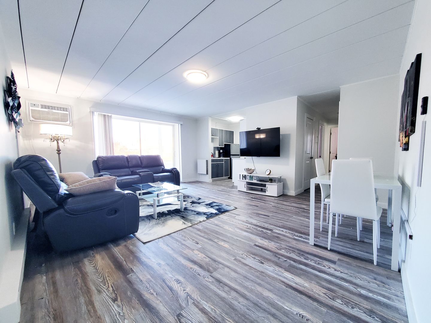 1 Bed and 1 Bath Apartments for Rent in Cleveland | Newly Renovated Image