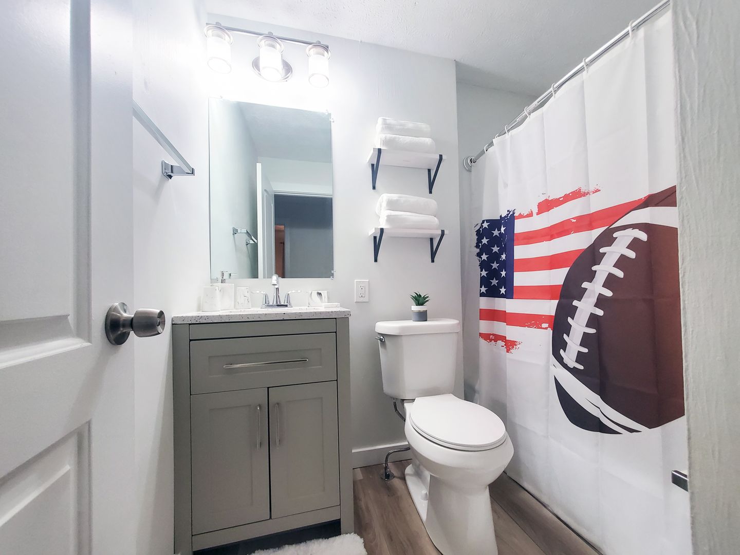 Newly Renovated Apartment 1 Bed/1Bath Image