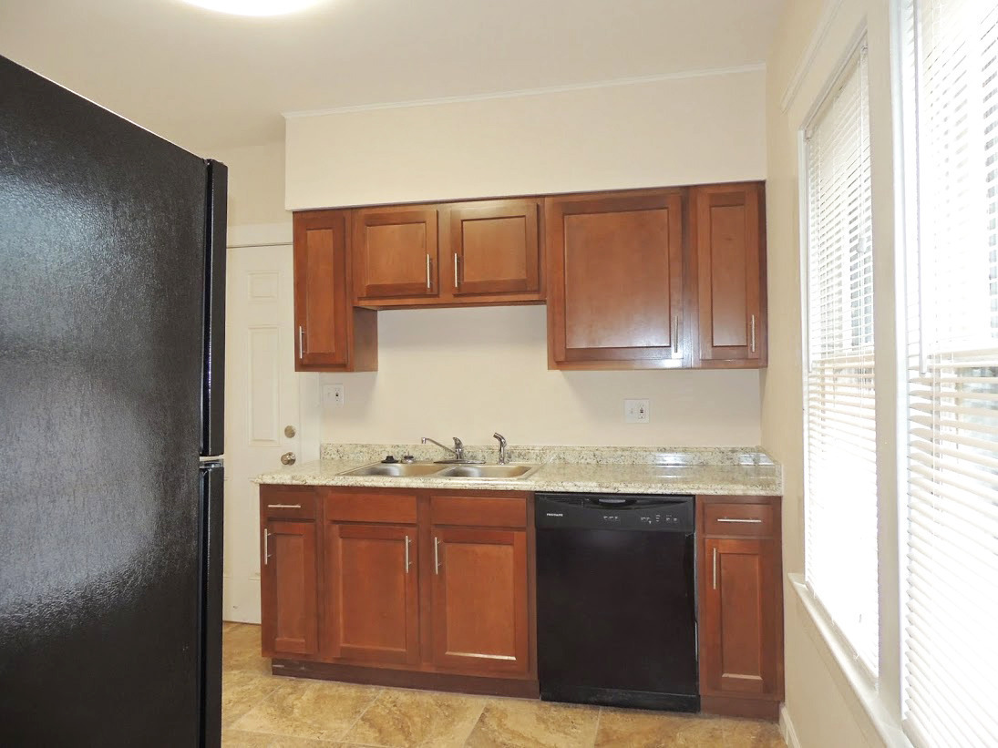 2 Bedroom – 1 Bathroom – Second Floor Unit Available | Completely Updated! Image