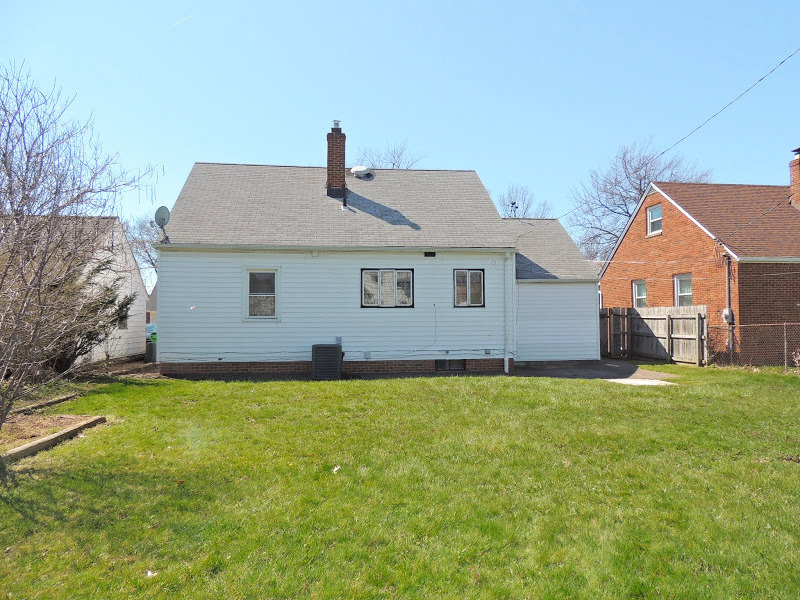3 Bed & 2 Full Bath Cape Cod for Rent! Image