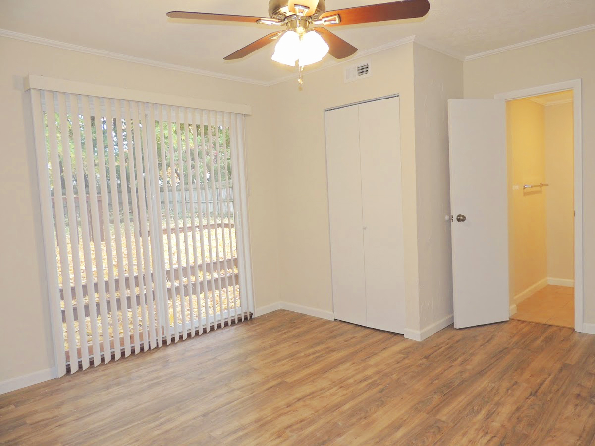 3 Bed – 1.5 Bath Bungalow for Rent in Eastlake | Enchanting! Image