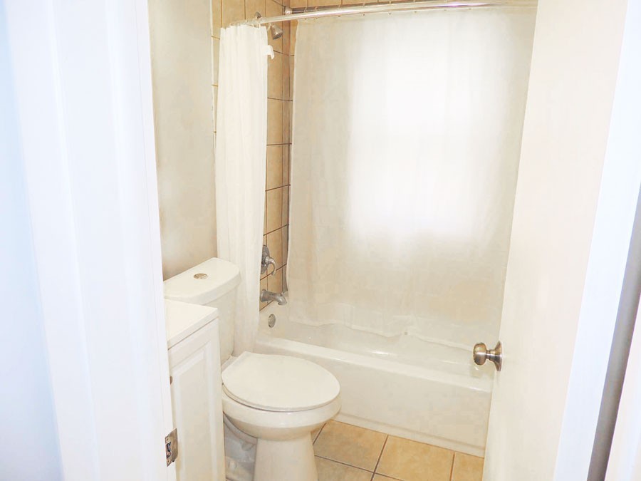 3 Bed – 1 Bath Cape Code for Rent in Maple Heights! Image