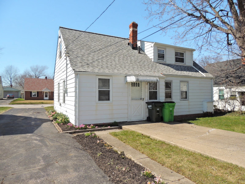 Spacious 4-Bedroom Bungalow for Rent in Euclid! Image