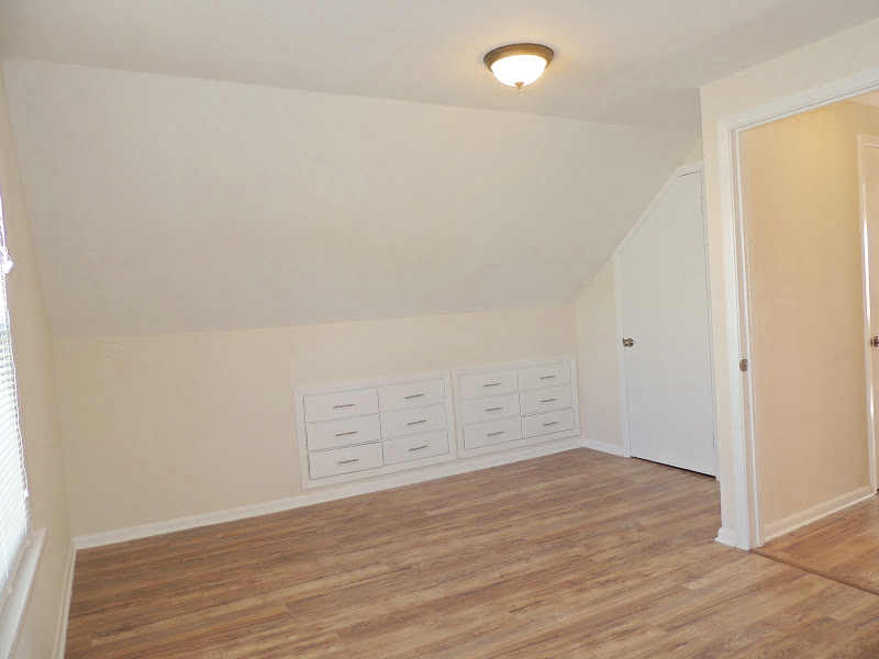 Recently & Completely Renovated 4 Bed – 2 Bath Cape Cod for Rent! Image