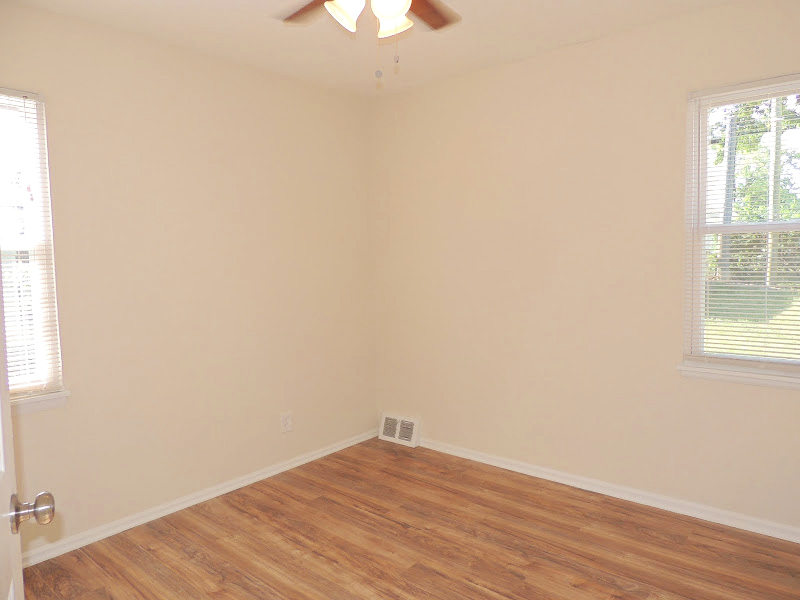 Recently & Completely Renovated 4 Bed – 2 Bath Cape Cod for Rent! Image