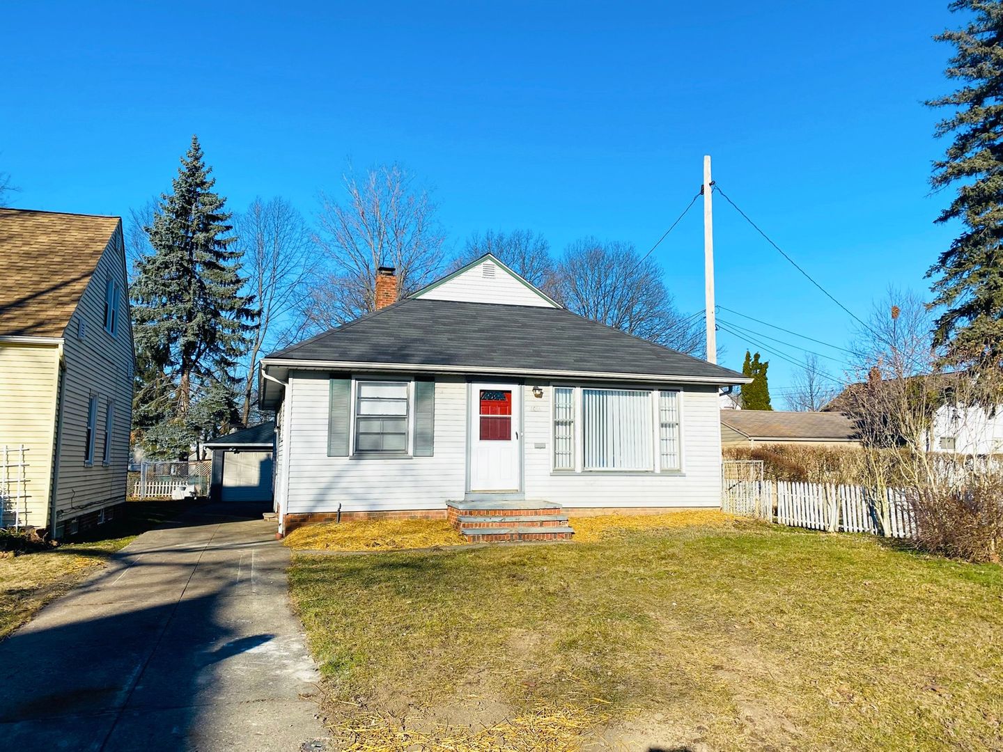 Newly Renovated 3 Bed – 1.5 Bath Ranch available for Rent in Maple Hts! Image
