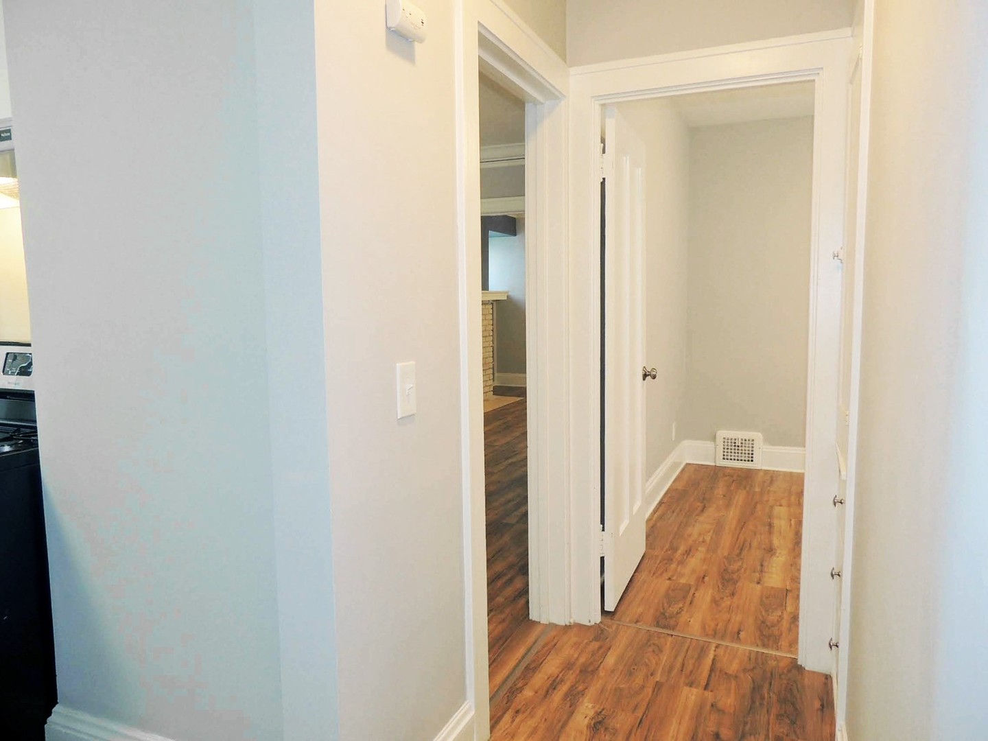 2 Bed – 1 Bath Move-In Ready 1st-Floor Unit for Rent in Shaker Heights! Image