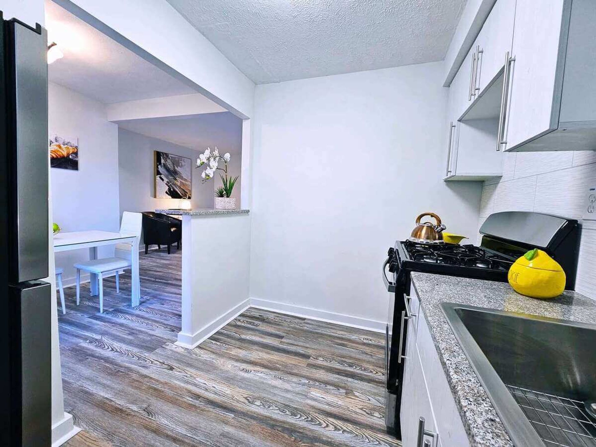1 Bed and 1 Bath Apartments for Rent in Shaker Heights | Newly Renovated Image