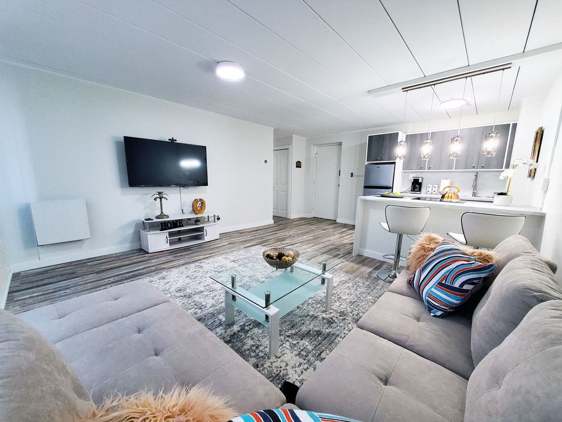 2 Bed and 1 Bath Apartments for Rent | Entirely Renovated Image
