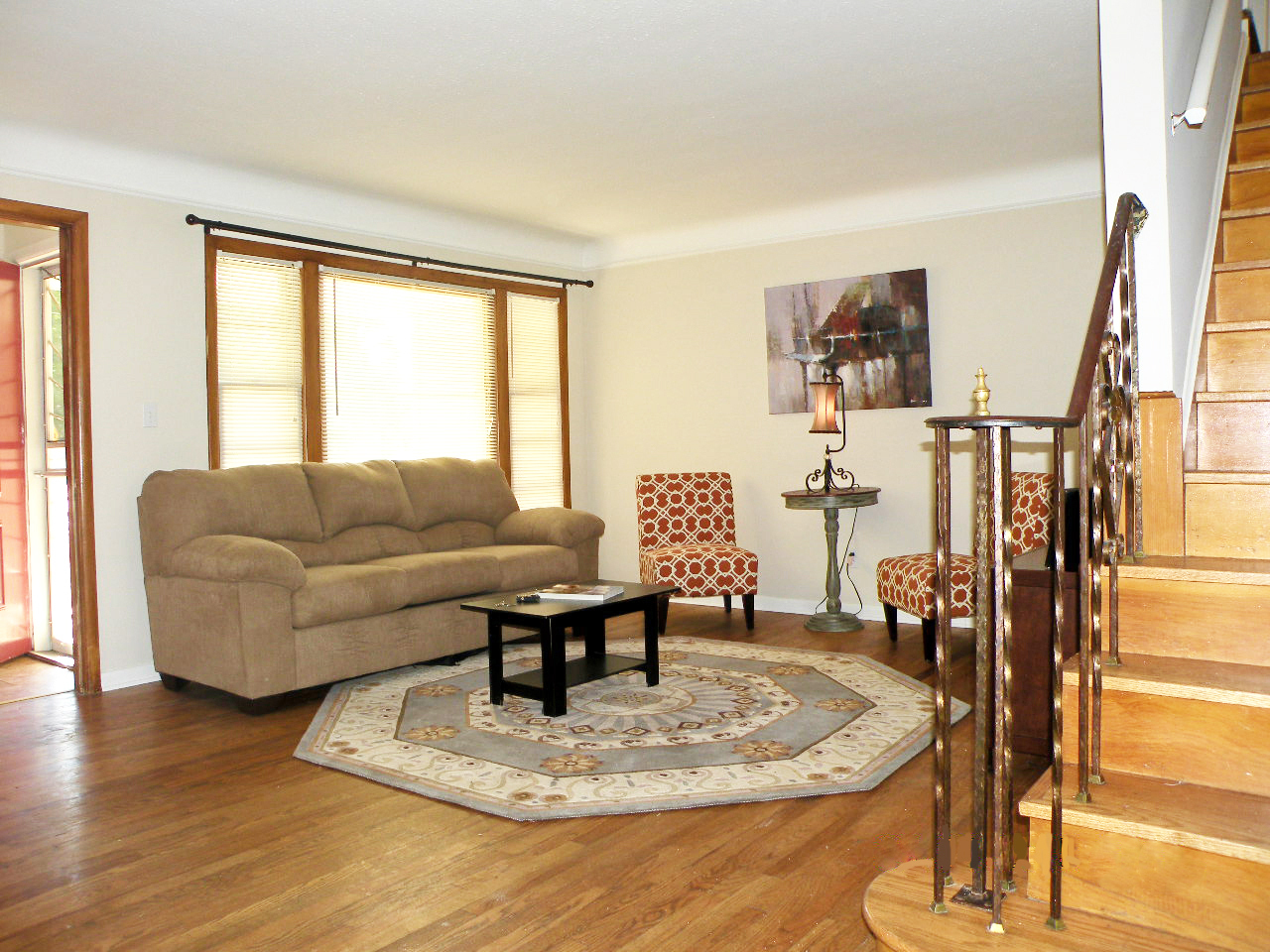 4 Bed- 3 Full Bath Cape Cod for Rent! Image