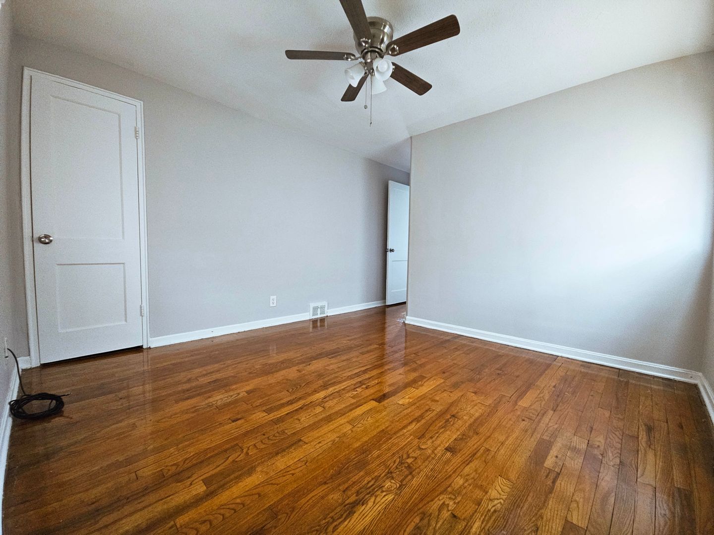 3 Beds and 1 Bath All Brick house available for rent! Image