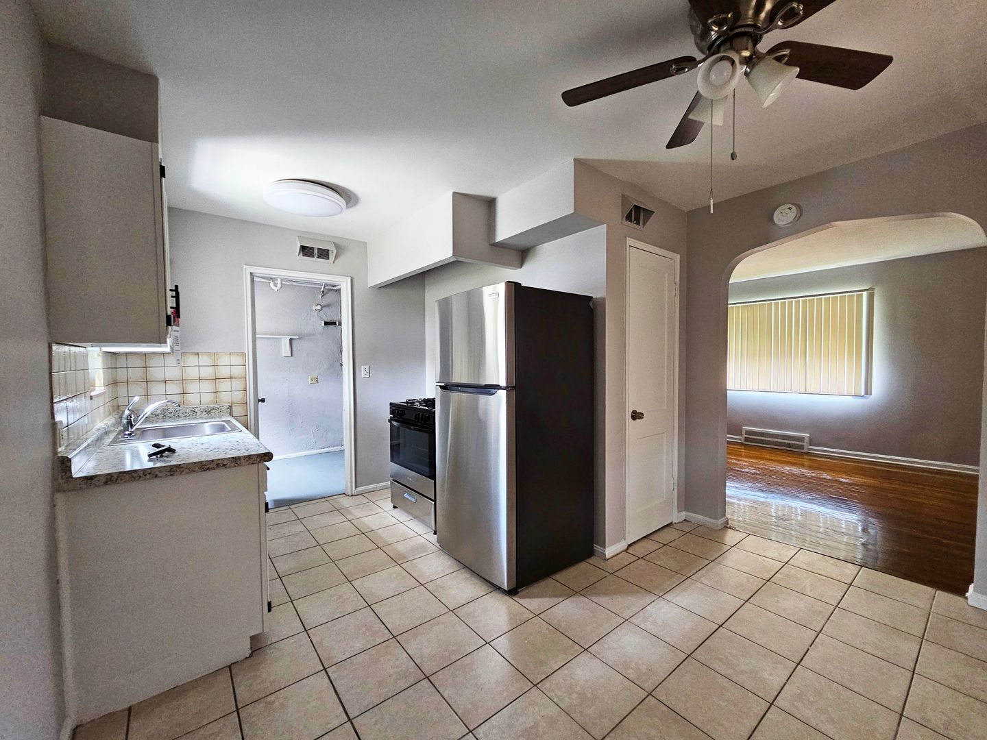 3 Beds and 1 Bath All Brick house available for rent! Image